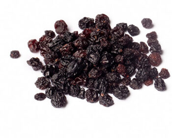 dried-currants on a white background